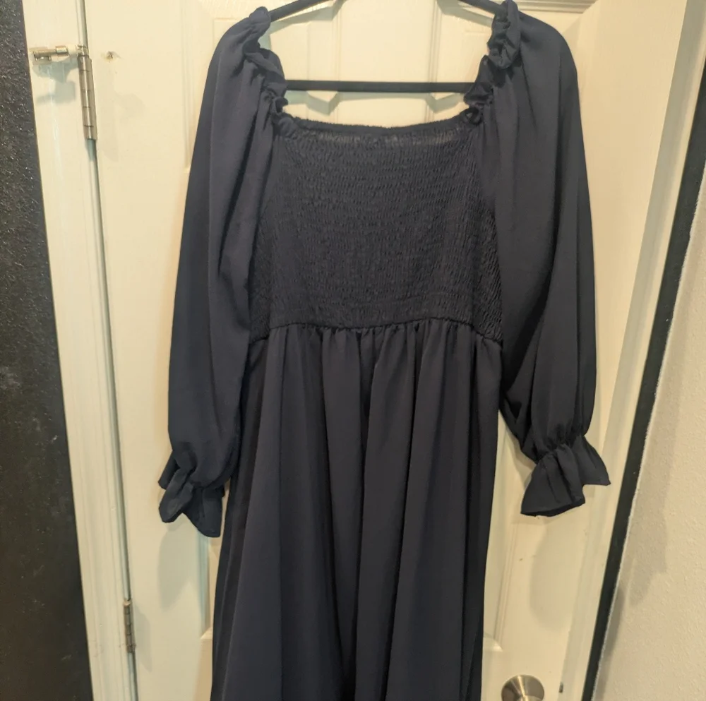 Bloomchic Elegant Navy Long Sleeve Dress - Picture 3 of 4